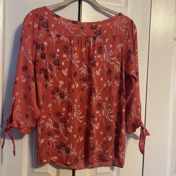 NWOT LOFT round neck shirt with 3/4 sleeves in size XSP - Picture 7 of 7